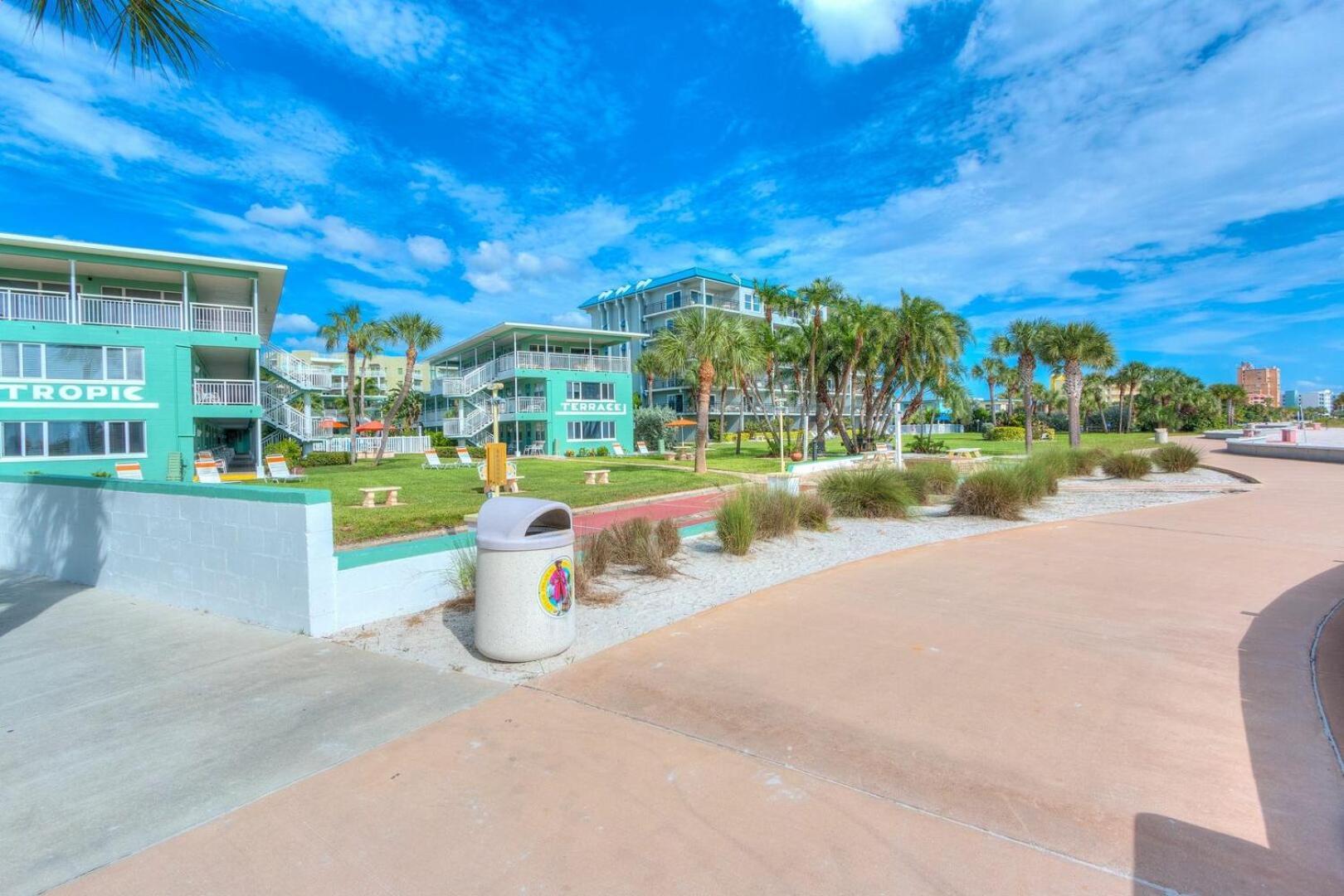 Tropic Terrace Hotel St. Pete Beach Exterior photo